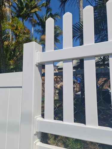 Cut to size & flat pack You Assemble Garden SQM Picket Fences White Polymer PVC - Picture 7 of 12