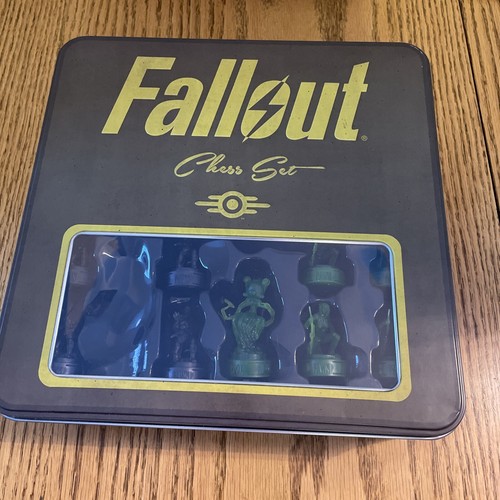 USAopoly 2016 GameStop Exclusive Tin Box Fallout Chess Set 100% Complete