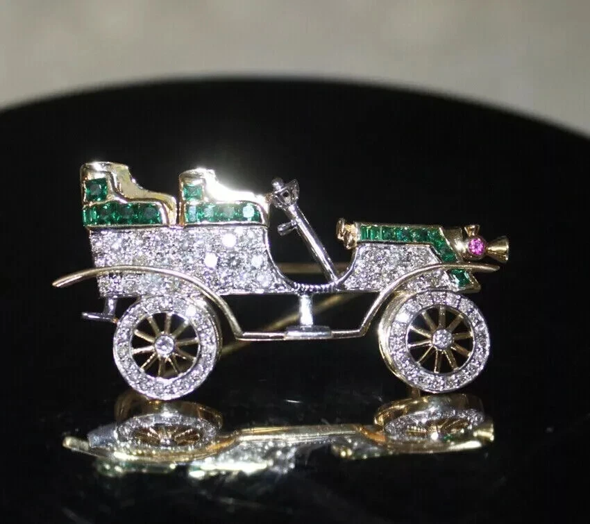 Broche prendedor de coche vintage esmeralda simulada corte redondo de 2,84 quilates chapado en oro amarillo de 14 k Foto 3 de 4