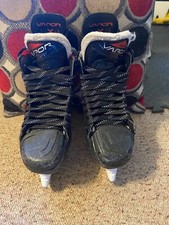 BAUER VAPOR 3X JUNIOR SIZE 4 HOCKEY SKATES