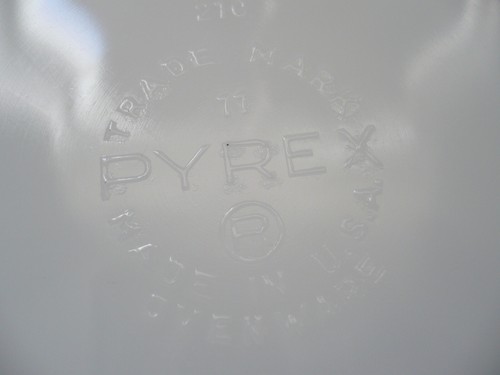 Vintage Pyrex Milk Glass w/Gold Stripe Pie Plate #210 - Picture 4 of 6