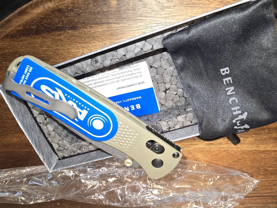 Navaja de bolsillo plegable ambidiestra Benchmade 535GRY-1 - gris Foto 2 de 4