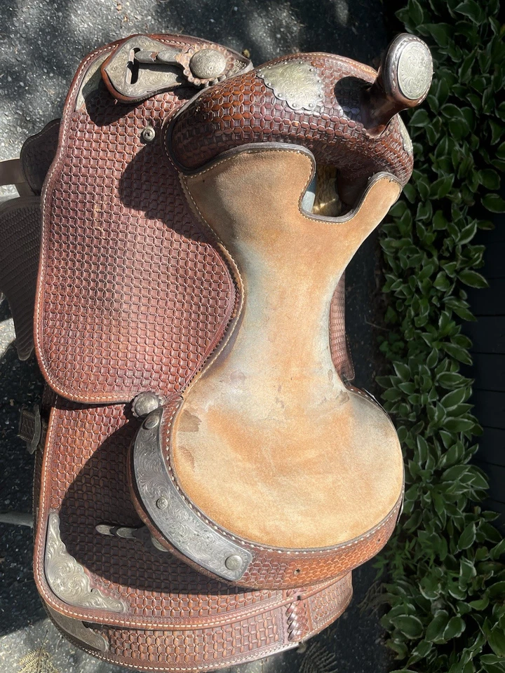 Crates 16” Western Show Saddle - Image 4 of 4