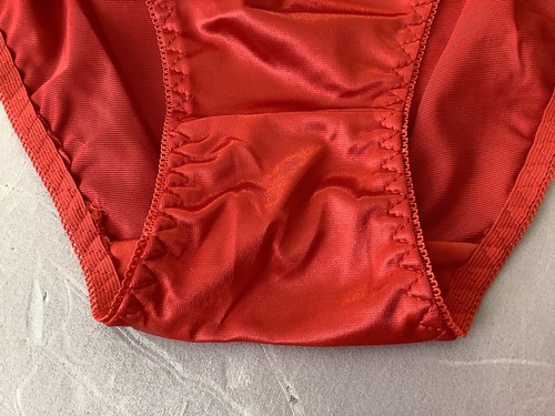 Bragas de mujer Bikinis ANN DIANE talla XL rojo brillante satén suave con decoración - Imagen 4 de 4