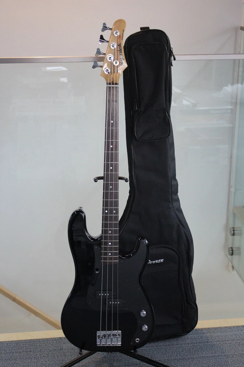Samick LB 11 BK 4 String Electric Bass Guitar W Gig Bag