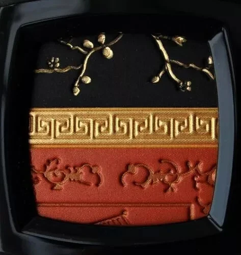 Chanel De Coromandels Maquillaje Sombra de Ojos Rubor Paleta Iluminadora Más Allá Rara Foto 3 de 4