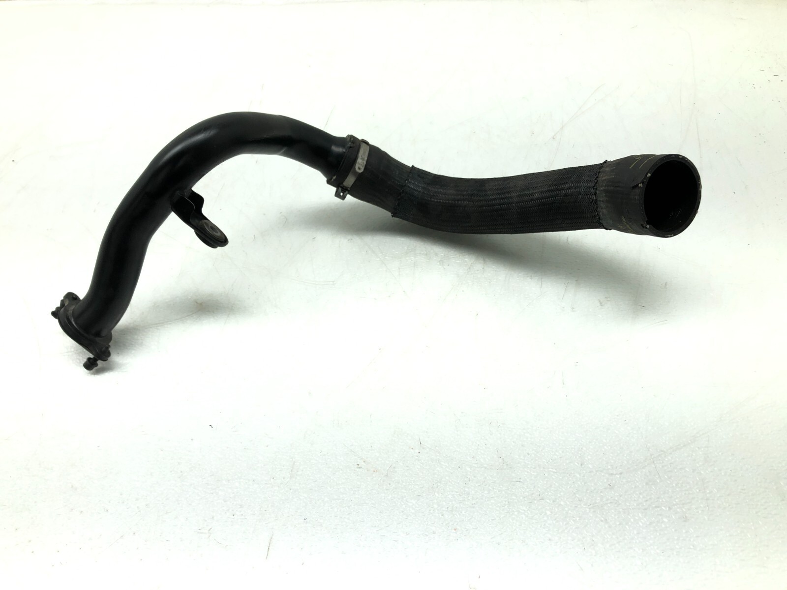 2017-2020 MASERATI LEVANTE RIGHT TURBO INTERCOOLER AIR INTAKE HOSE PIPE OEM.
