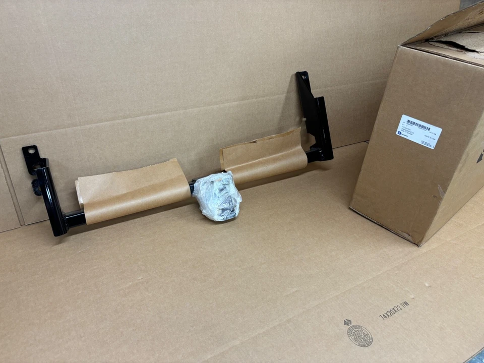 NEW GM BY Curt TRAILER HITCH Rear Cargo Carrier 1.25 Receiver 110lb CHEVY SPARK - Image 4 of 4