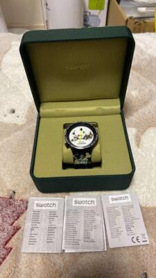 時計 Swatch x BAPE World Edition Introducing the Swatch x BAPE Big Bold | SJX Watches