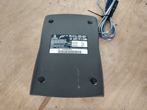 Iomega Zip 100 USB Powered External Drive Z100USBS – Tested & Working - Afbeelding 4 van 5