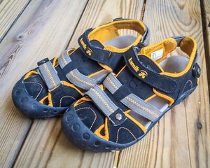 kids sandals size 6
