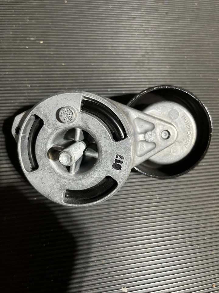 Audi A4A5 A63.2L Quattro Q5S4S5S6 3.0V6 Drive Belt Tensioner w/ Roller Foto 4 de 4