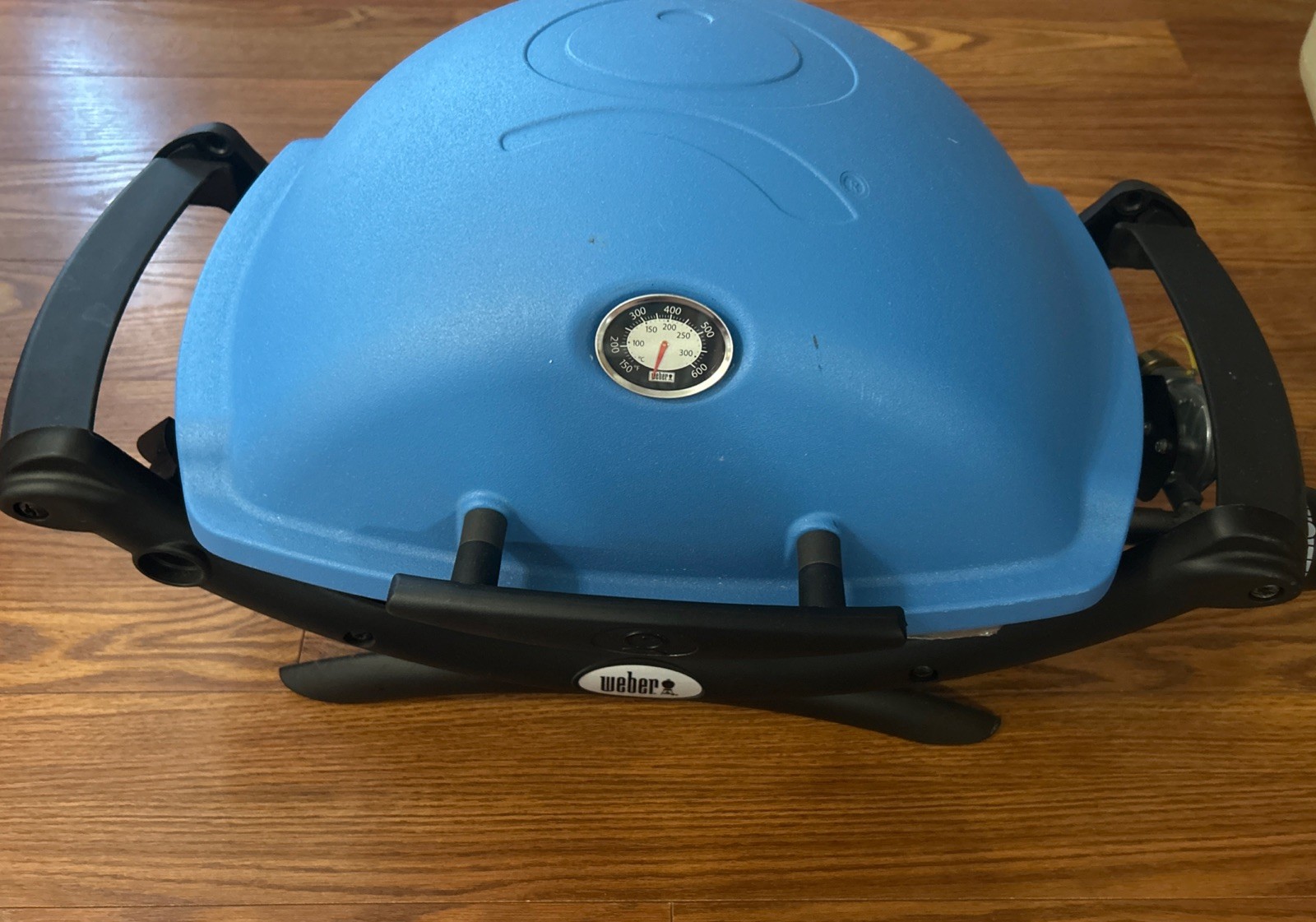NWOT Weber Q1200 Outdoor Liquid Propane BBQ Barbecue Grill C