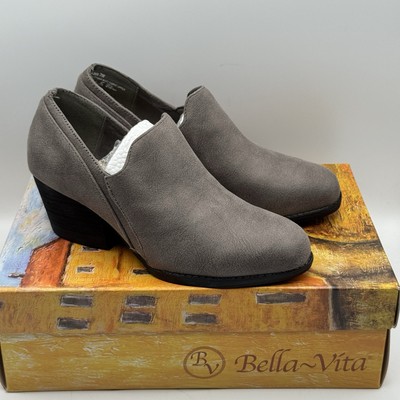 Bella Vita Nakia Grey Suede Block Heel Bootie Women s 7W Slip On New in Box