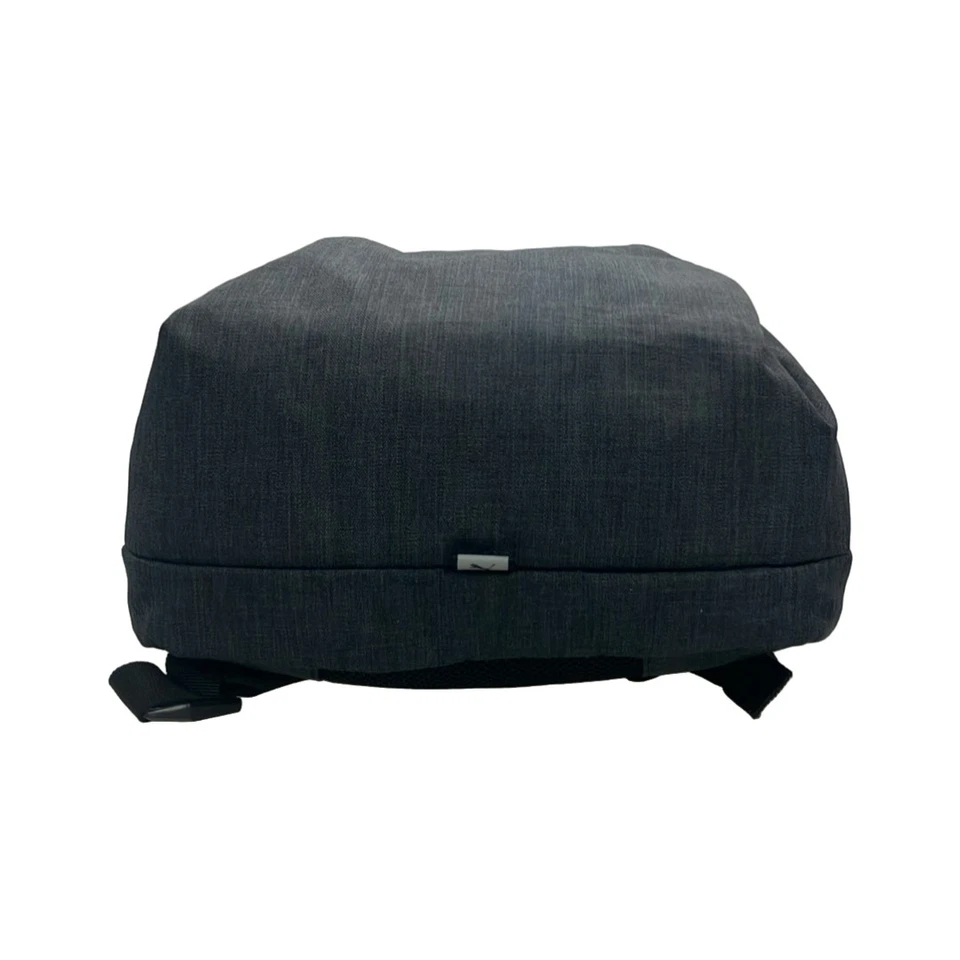 PUMA Backpack Unisex Damage Details This is in relatively good condition.Item - Image 4 of 4