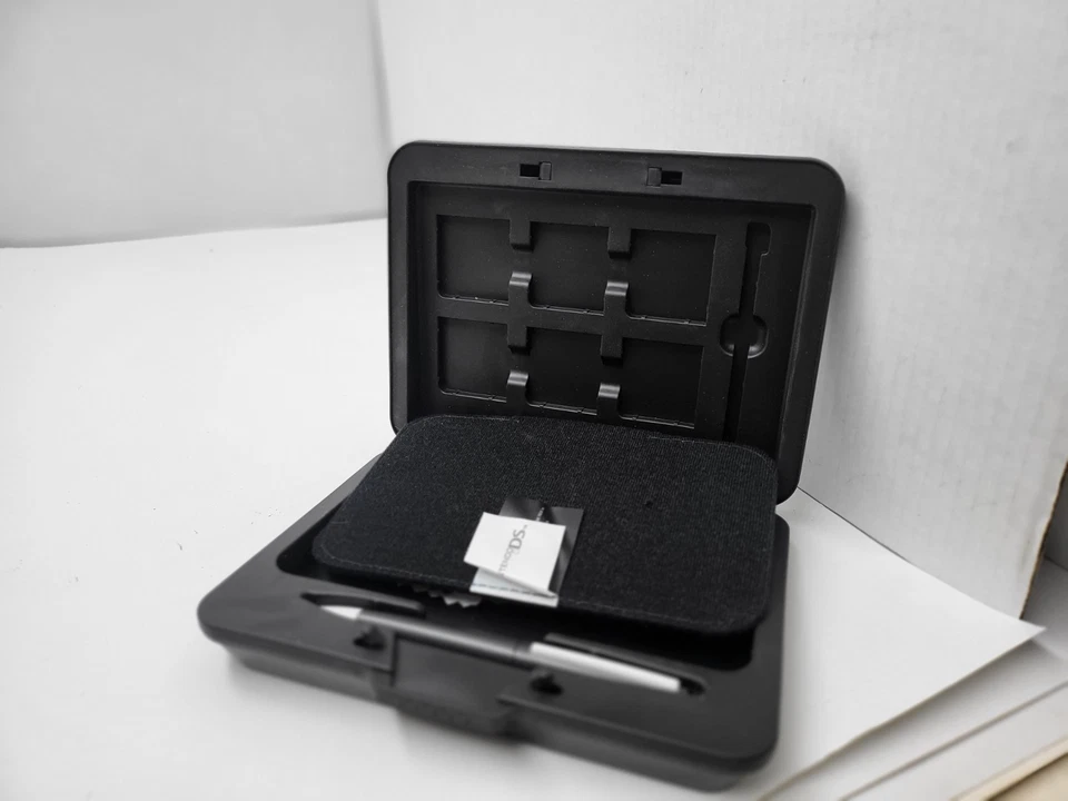 POKEMON STYLUS & CLOTH + BLACK /WHITE HARD SHELL CASE FOR DS LITE/DSI/DSI XL - Image 3 of 4