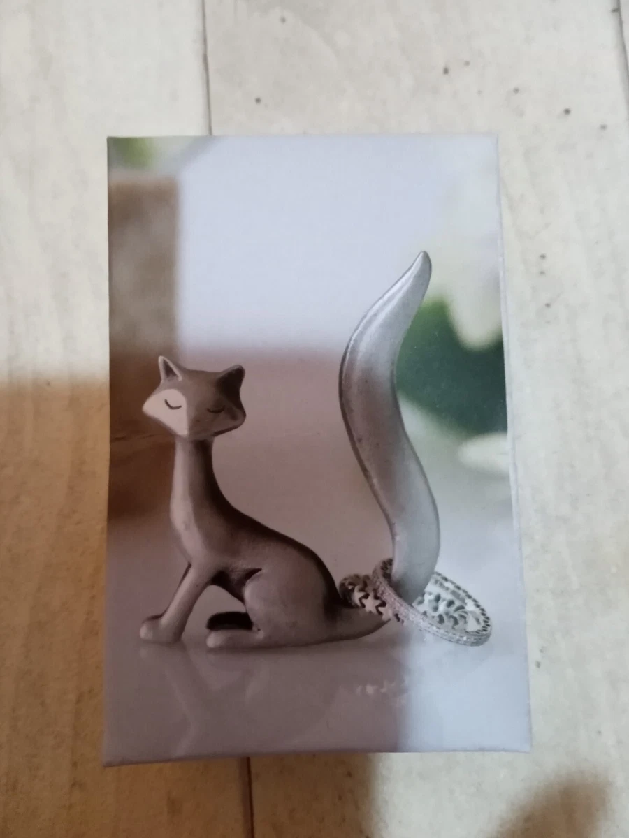 Fox shop ring holder