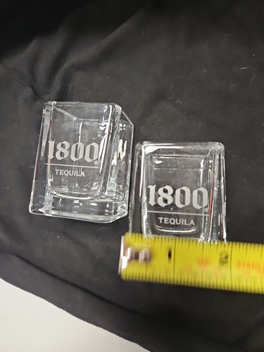 Lot Of 2 Cuervo 1800 Tequila Shot Glasses Sqaure Etched Heavy - Bild 4 von 10