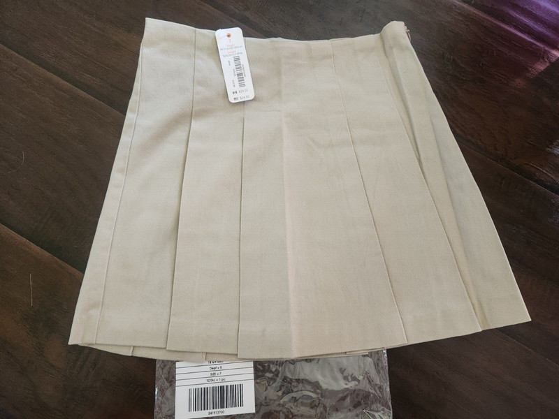 GYMBOREE GIRLS SCHOOL UNIFORM SKIRTS - LOT OF 2 SKIRTS - NAVY & BEIGE - SIZE 7