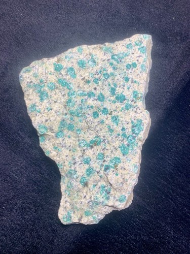 480 Gramm K2 Nit (Granit mit Azurit) Rohstein. - Bild 1 von 6