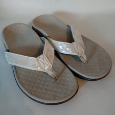 Vionic with Orthaheel Tide Sequins Flip Flop Sandals Cream 7 VG Cond