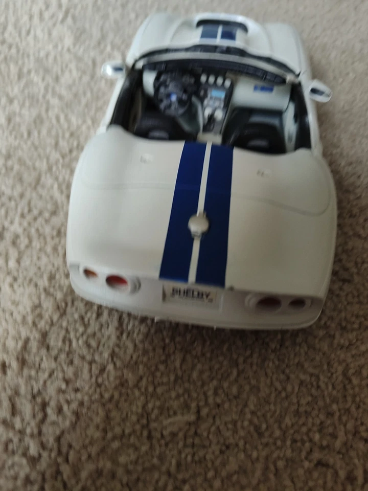 Coche Maisto Shelby Serie One Escala 1:18 - Blanco - Edición Especial - Foto 4 de 4