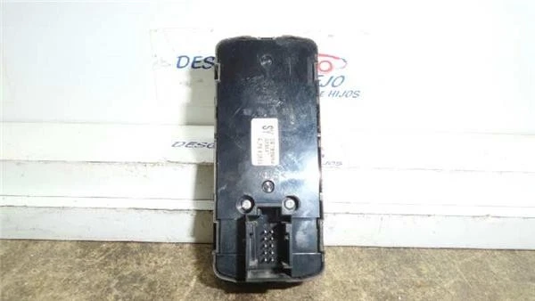 BOTONERA PUERTA DELANTERA IZQUIERDA - - Opel Vectra C GTS 2004 09185954 - Imagen 2 de 2