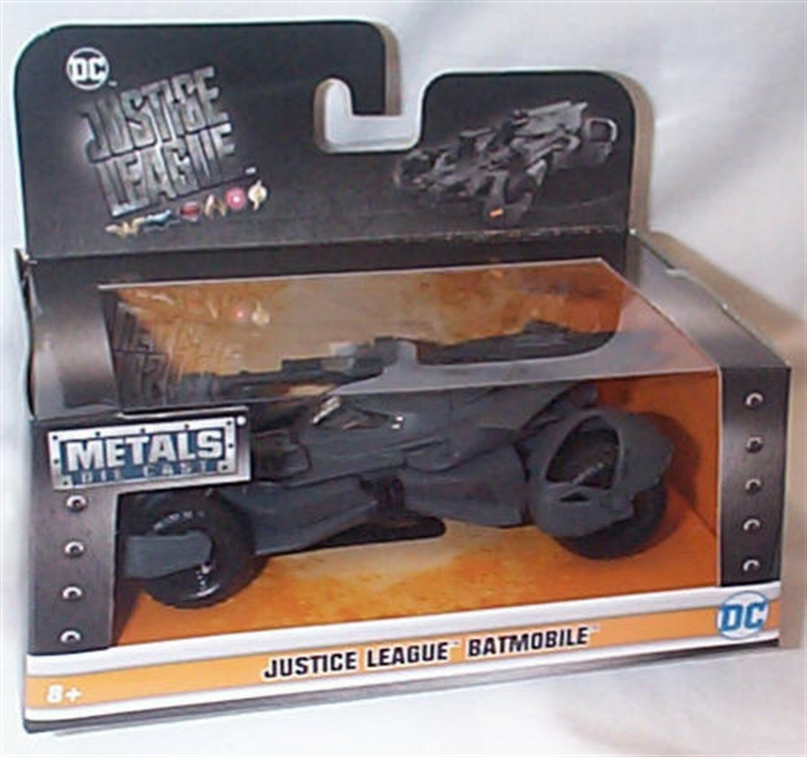 Batman Justice League Batmobile 1-32 Diecast model Scale New Boxed Jada 99230