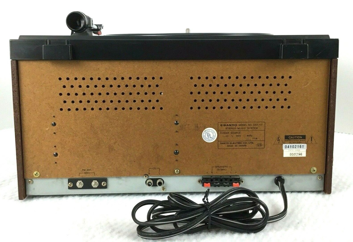 Sanyo Stereo Music GXT 707 Turn Table Double Cassette Radio FM/AM