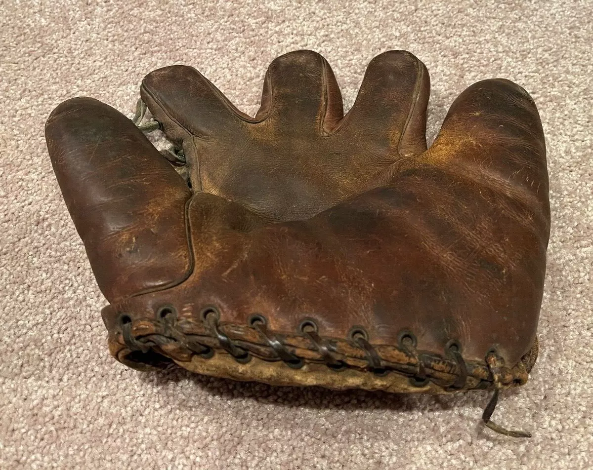 1940s baseball best sale glove