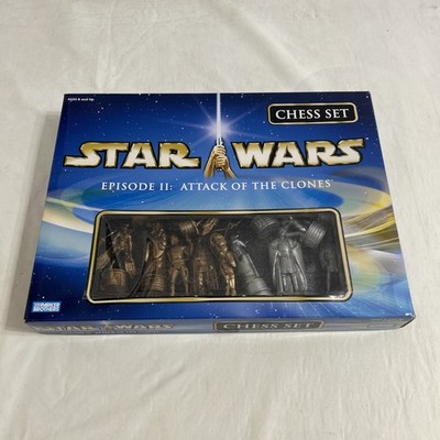 STAR WARS Episode II Attack of the Clones CHESS SET Parker Brothers 2003