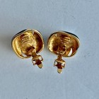 VINTAGE MARVELLA Goldtone Black Enamel Faux Pearl Clip-On Earrings — photo 4