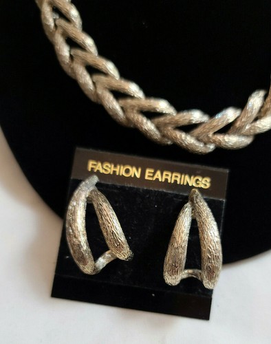 COLLAR METAL TONO PLATA PESADO VINTAGE - Imagen 5 de 9