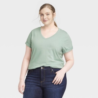 NEW Women's Plus Size Short Sleeve V-Neck T-Shirt - Universal Thread  1X