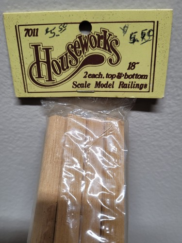 Vintage Houseworks 18” Scale Model 2 Top 2 Bottom Railings 7011 *New Old Stock* - Picture 1 of 8