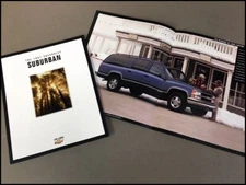 1997 Chevrolet Chevy Suburban 26-page Original Car Sales Brochure Catalog
