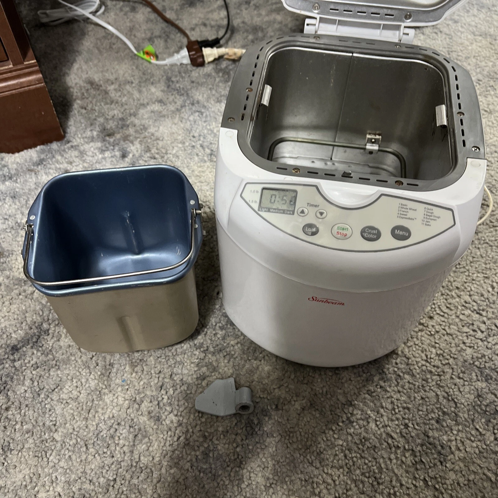 SUNBEAM Bread Maker Machine Model # 5890 Makes 1-1.5 Lbs EUC