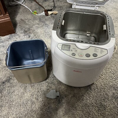 SUNBEAM Bread Maker Machine Model # 5890 Makes 1-1.5 Lbs EUC