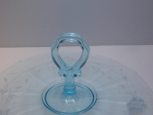 Vintage Blue Depression Glass Center Handle Tray w Flower and Leaf Etch - Picture 2 of 5