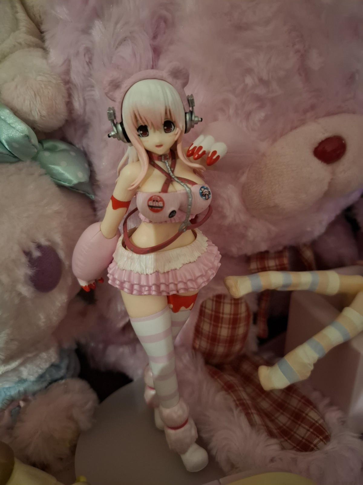 Taito Super Sonico Gloomy Bear Race Queen Cosplay Figure Pink