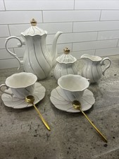 Beautiful Porcelain Tea Set With Gold Trim. 9 Pc. Excellent Condition.