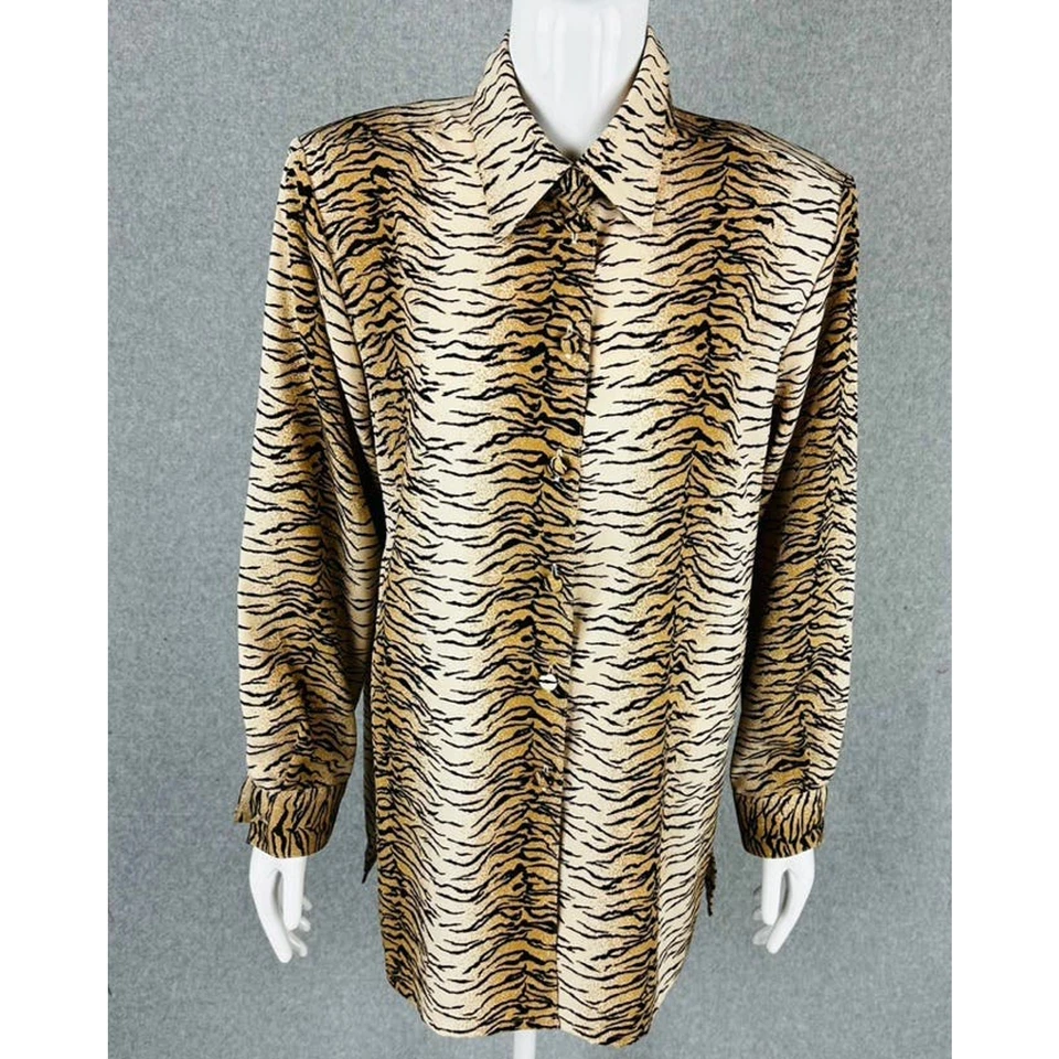 Blusa vintage Liz Baker mujer talla mediana manga larga botón frontal estampado animal Foto 2 de 4