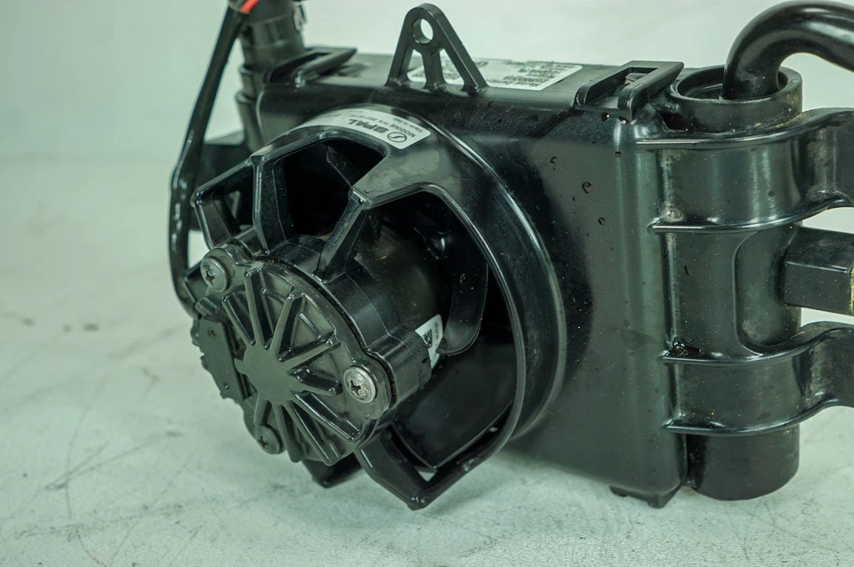 Radiador izquierdo Harley Ultra Electra Touring 16 doble refrigeración núcleo y ventilador 1394 Foto 3 de 4