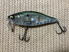Megabass i jack wake bait 4.25" built in shaker c/crystal shad wt. 1oz. 