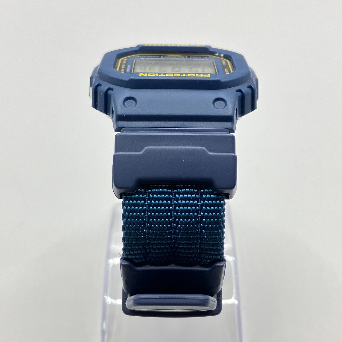 【最終値下げ】CASIO G-SHOCK DW-5600EB Rare CASIO G-SHOCK DW-5600EB-2V Blue Digital Watch 200M Waterproof