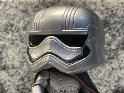 Funko Pop! Star Wars: The Last Jedi - Captain Phasma Chrome #91 Out of Box - Picture 3 of 9