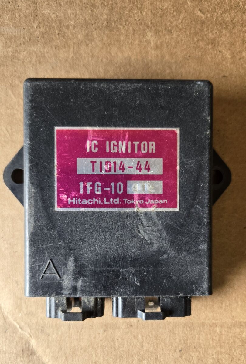 1985-1986 Yamaha XJ700 Maxim Ignitor Unit Assembly CDI 1FG 1985-1986 Yamaha XJ700 Maxim Ignitor Unit Assembly CDI 1FG