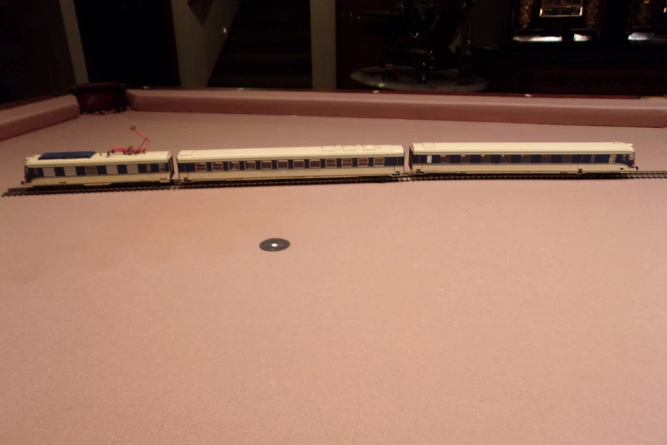 VINTAGE ROCO 43053 LOCOMOTIVE DBB & PASSENGER CAR & RESTAURANT CAR - Image 2 of 4