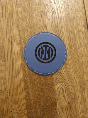 Untersetzer 8 Stück Kunstleder Inter drinks Lasergravur 65x65 mm