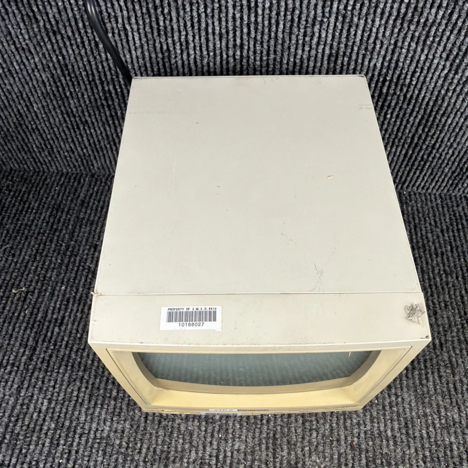 Panasonic WV-BM990 9-inch Video Monitor Untested - Image 4 of 4